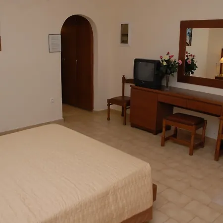 Paleos Apartahotel