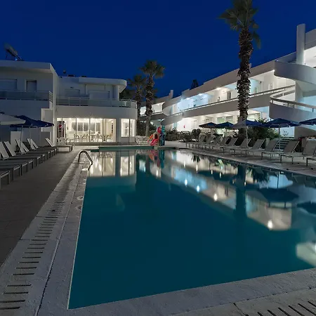 Paleos Apartahotel 3*