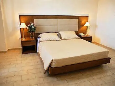 Paleos 3*