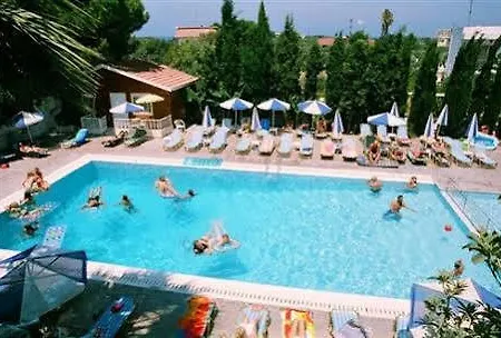 Apartahotel Paleos Ialisos