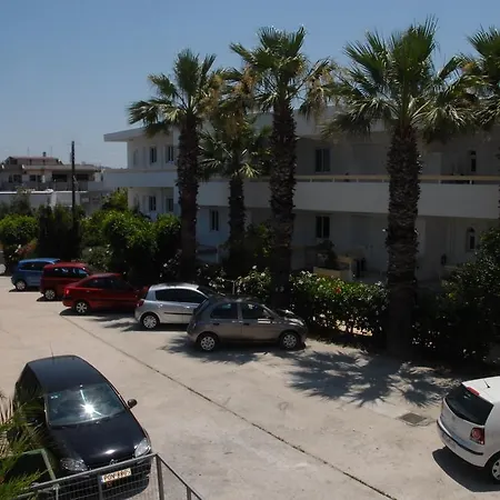 Paleos Apartahotel 3*